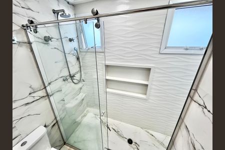 Apartamento à venda com 145m², 3 quartos e 4 vagasBanheiro da Suíte 1