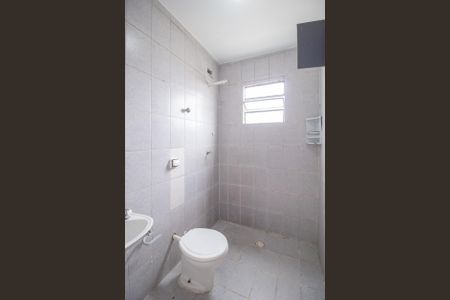 Banheiro de casa para alugar com 1 quarto, 60m² em Veloso, Osasco