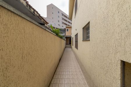 Casa à venda com 194m², 3 quartos e 2 vagasCorredor Lateral