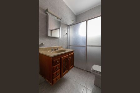 Casa à venda com 194m², 3 quartos e 2 vagasBanheiro