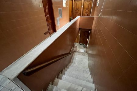 Apartamento à venda com 65m², 2 quartos e sem vagaEscadas