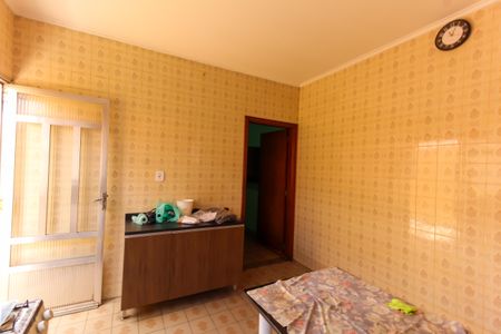 Casa à venda com 153m², 2 quartos e 2 vagas Casa à venda com 153m², 2 quartos e 2 vagasCozinha