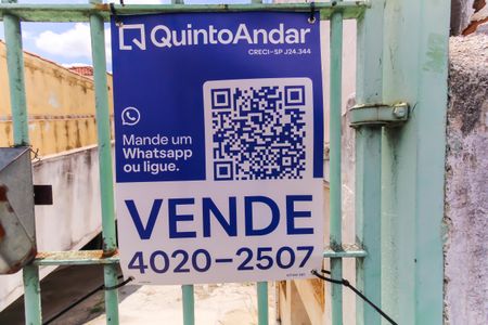 Casa à venda com 153m², 2 quartos e 2 vagas Casa à venda com 153m², 2 quartos e 2 vagasFachada