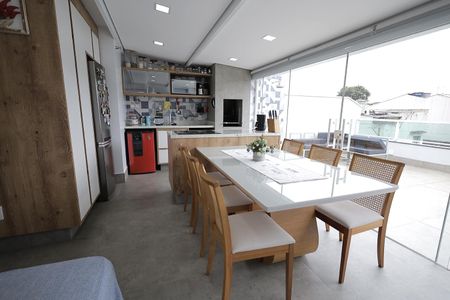 Apartamento à venda com 125m², 2 quartos e 2 vagas Apartamento à venda com 125m², 2 quartos e 2 vagasCozinha