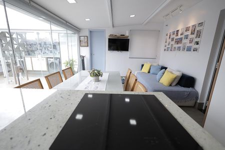 Apartamento à venda com 125m², 2 quartos e 2 vagas Apartamento à venda com 125m², 2 quartos e 2 vagasCozinha
