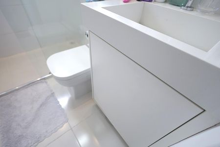 Apartamento à venda com 125m², 2 quartos e 2 vagas Apartamento à venda com 125m², 2 quartos e 2 vagasBanheiro