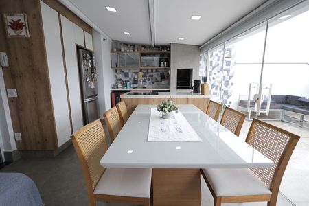 Apartamento à venda com 125m², 2 quartos e 2 vagas Apartamento à venda com 125m², 2 quartos e 2 vagasCozinha