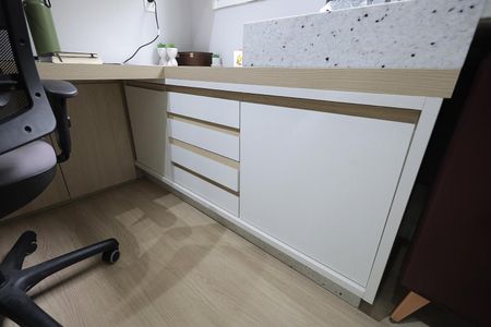 Apartamento à venda com 125m², 2 quartos e 2 vagas Apartamento à venda com 125m², 2 quartos e 2 vagasEscritório