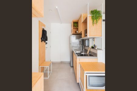 Cozinha de apartamento para alugar com 1 quarto, 29m² em Itaim Bibi, São Paulo