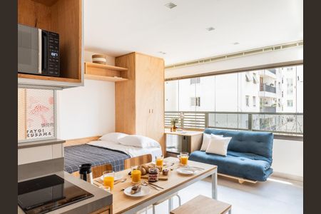 Cozinha de apartamento para alugar com 1 quarto, 29m² em Itaim Bibi, São Paulo