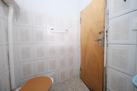 Banheiro de casa para alugar com 1 quarto, 50m² em Jardim Santa Maria, São Paulo