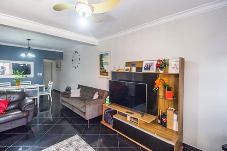 Casa para alugar com 200m², 3 quartos e 3 vagas Casa para alugar com 200m², 3 quartos e 3 vagasSala