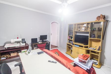 Casa para alugar com 200m², 3 quartos e 3 vagas Casa para alugar com 200m², 3 quartos e 3 vagasSala