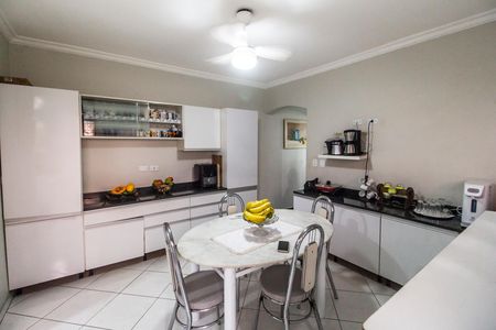 Casa para alugar com 200m², 3 quartos e 3 vagas Casa para alugar com 200m², 3 quartos e 3 vagasCopa