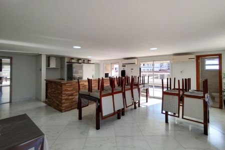 Apartamento para alugar com 93m², 2 quartos e 2 vagas Apartamento para alugar com 93m², 2 quartos e 2 vagasÁrea comum - Salão de festas