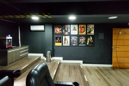 Apartamento para alugar com 93m², 2 quartos e 2 vagas Apartamento para alugar com 93m², 2 quartos e 2 vagasCinema