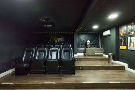 Apartamento para alugar com 93m², 2 quartos e 2 vagas Apartamento para alugar com 93m², 2 quartos e 2 vagasCinema