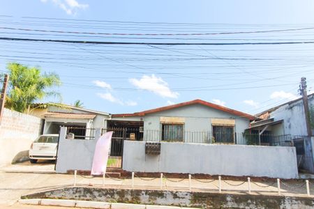 Casa à venda com 60m², 7 quartos e 2 vagasFachada