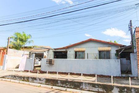 Casa à venda com 60m², 7 quartos e 2 vagasFachada