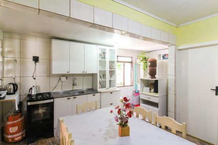 Casa à venda com 60m², 7 quartos e 2 vagasCozinha e Área de Serviço