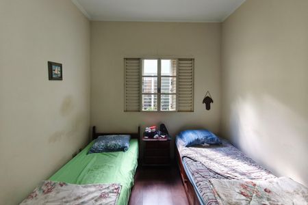 Casa à venda com 251m², 3 quartos e 3 vagas Casa à venda com 251m², 3 quartos e 3 vagasQuarto 2