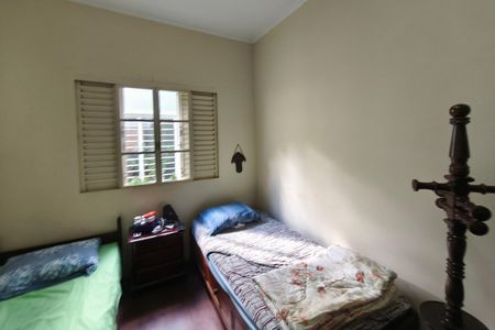 Casa à venda com 251m², 3 quartos e 3 vagas Casa à venda com 251m², 3 quartos e 3 vagasQuarto 2