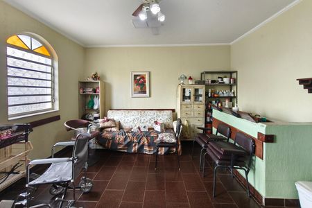 Casa à venda com 251m², 3 quartos e 3 vagas Casa à venda com 251m², 3 quartos e 3 vagasSala de Estar