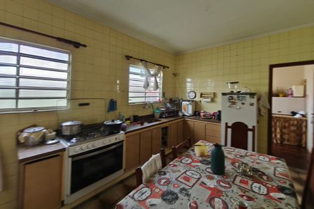 Casa à venda com 251m², 3 quartos e 3 vagas Casa à venda com 251m², 3 quartos e 3 vagasCozinha