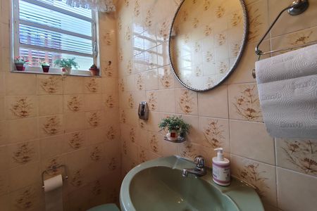 Casa à venda com 251m², 3 quartos e 3 vagas Casa à venda com 251m², 3 quartos e 3 vagasLavabo