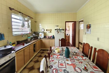 Casa à venda com 251m², 3 quartos e 3 vagas Casa à venda com 251m², 3 quartos e 3 vagasCozinha