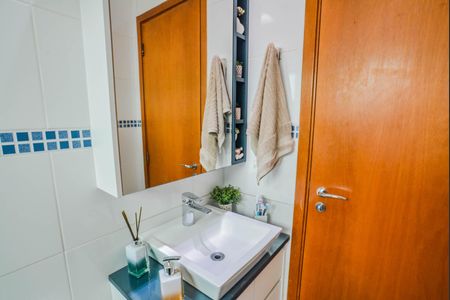 Apartamento à venda com 52m², 2 quartos e 1 vaga Apartamento à venda com 52m², 2 quartos e 1 vagaBanheiro