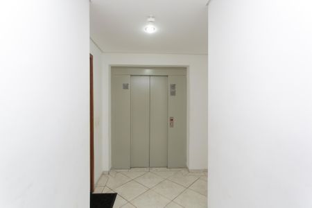 Apartamento à venda com 65m², 3 quartos e 1 vagaHall - Elevador 