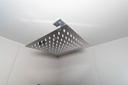 Banheiro de kitnet/studio para alugar com 1 quarto, 27m² em Vila Guarani(zona Sul), São Paulo