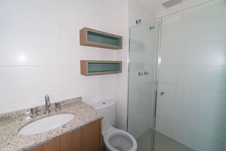 Banheiro de kitnet/studio para alugar com 1 quarto, 27m² em Vila Guarani(zona Sul), São Paulo