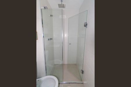 Banheiro de kitnet/studio para alugar com 1 quarto, 27m² em Vila Guarani(zona Sul), São Paulo