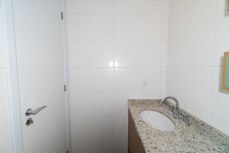 Banheiro de kitnet/studio para alugar com 1 quarto, 27m² em Vila Guarani(zona Sul), São Paulo