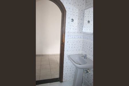 Casa à venda com 300m², 4 quartos e 5 vagasBanheiro da Suíte 1