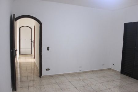 Casa à venda com 300m², 4 quartos e 5 vagasSuíte 2