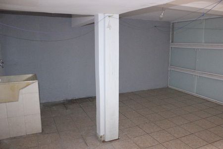 Casa à venda com 300m², 4 quartos e 5 vagasLavanderia 