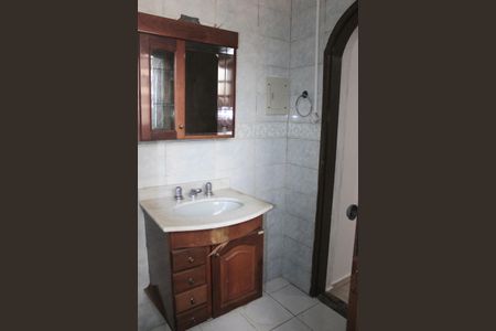 Casa à venda com 300m², 4 quartos e 5 vagasBanheiro da Suíte 2