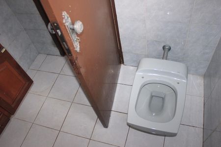 Casa à venda com 300m², 4 quartos e 5 vagasBanheiro da Suíte 2