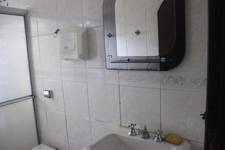 Casa à venda com 300m², 4 quartos e 5 vagasBanheiro social 