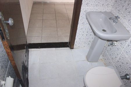 Casa à venda com 300m², 4 quartos e 5 vagasBanheiro da Suíte 1