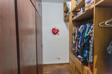 Apartamento para alugar com 198m², 4 quartos e 4 vagas Apartamento para alugar com 198m², 4 quartos e 4 vagasCloset da Suíte