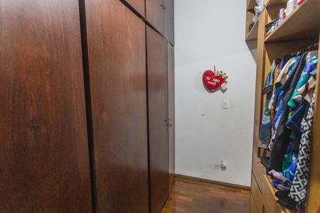 Apartamento para alugar com 198m², 4 quartos e 4 vagas Apartamento para alugar com 198m², 4 quartos e 4 vagasCloset da Suíte