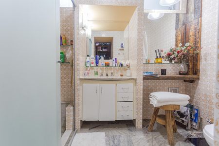 Apartamento para alugar com 198m², 4 quartos e 4 vagas Apartamento para alugar com 198m², 4 quartos e 4 vagasBanheiro da Suíte