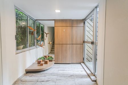 Apartamento para alugar com 198m², 4 quartos e 4 vagas Apartamento para alugar com 198m², 4 quartos e 4 vagasHall de entrada