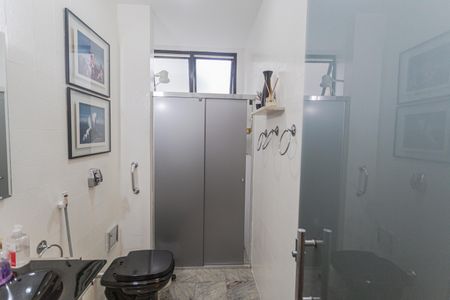 Apartamento para alugar com 198m², 4 quartos e 4 vagas Apartamento para alugar com 198m², 4 quartos e 4 vagasBanheiro Social