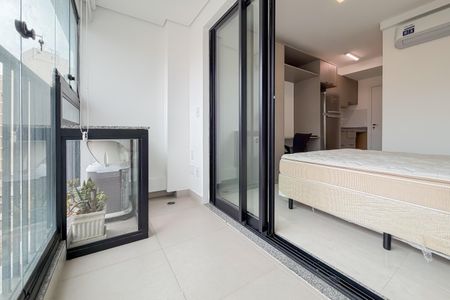 Studio para alugar com 29m², 1 quarto e sem vaga Studio para alugar com 29m², 1 quarto e sem vagaVaranda