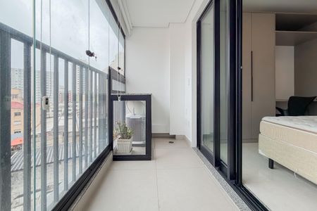 Studio para alugar com 29m², 1 quarto e sem vaga Studio para alugar com 29m², 1 quarto e sem vagaVaranda